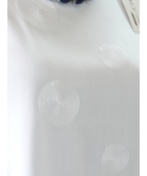Elegancka tunika o luźnym fasonie - biała haftowane koła
